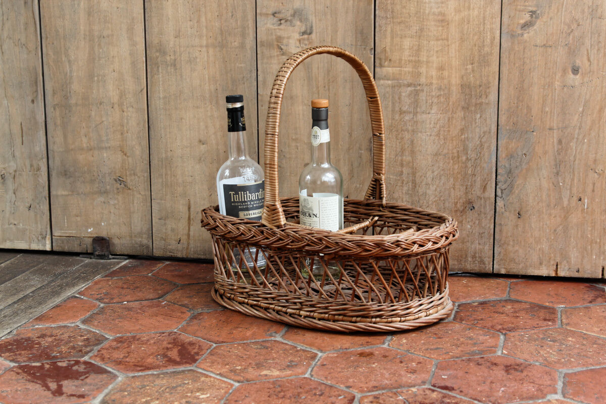 Wicker bottle basket