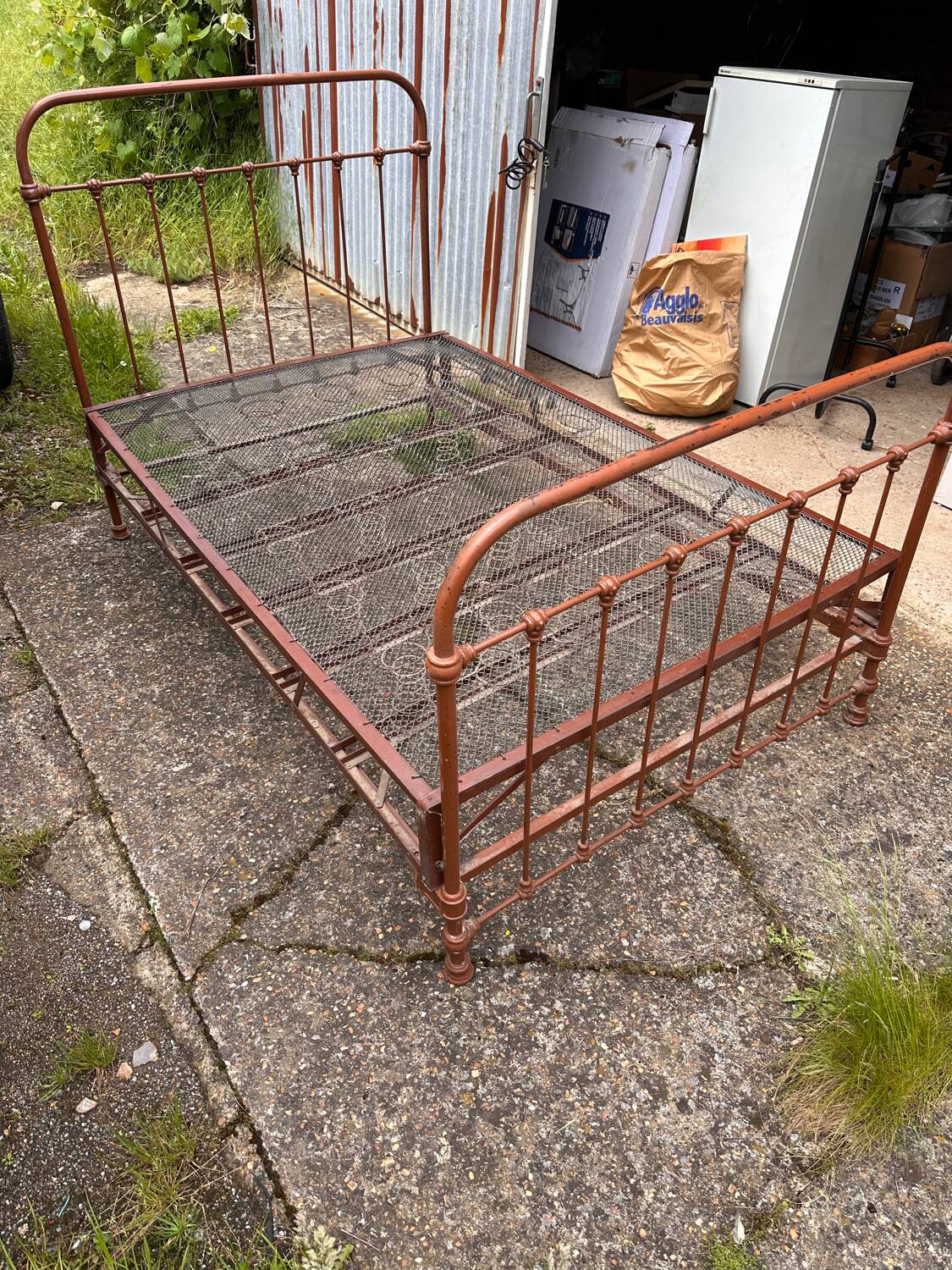 Metal bed with box spring