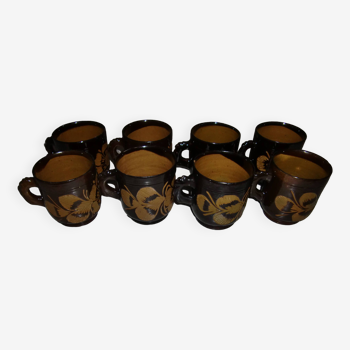 Lot de 8 grandes tasses en terre cuite émaillée