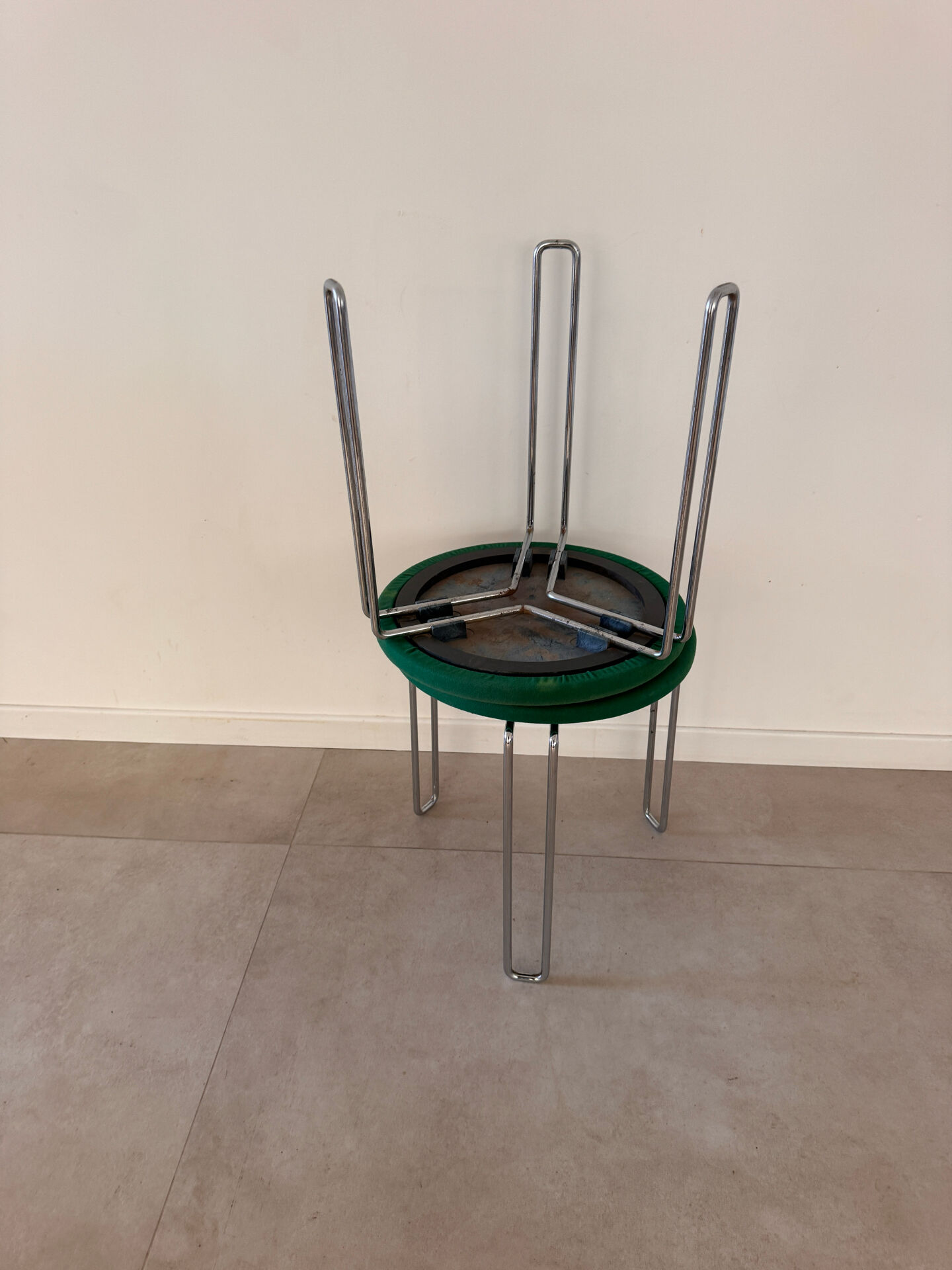 Pair of vintage Italian design stools from the 80s.