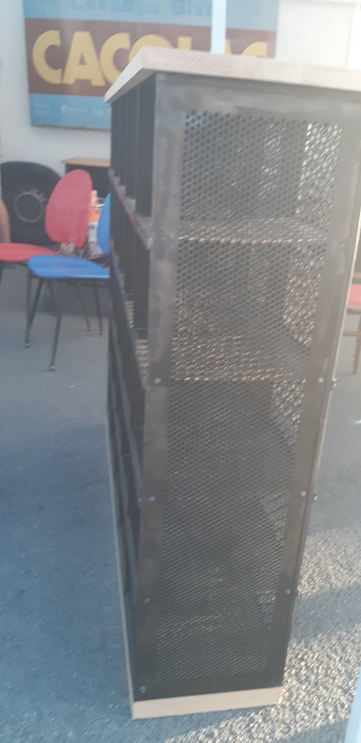 Metal shelving furniture