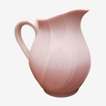 Small pitcher