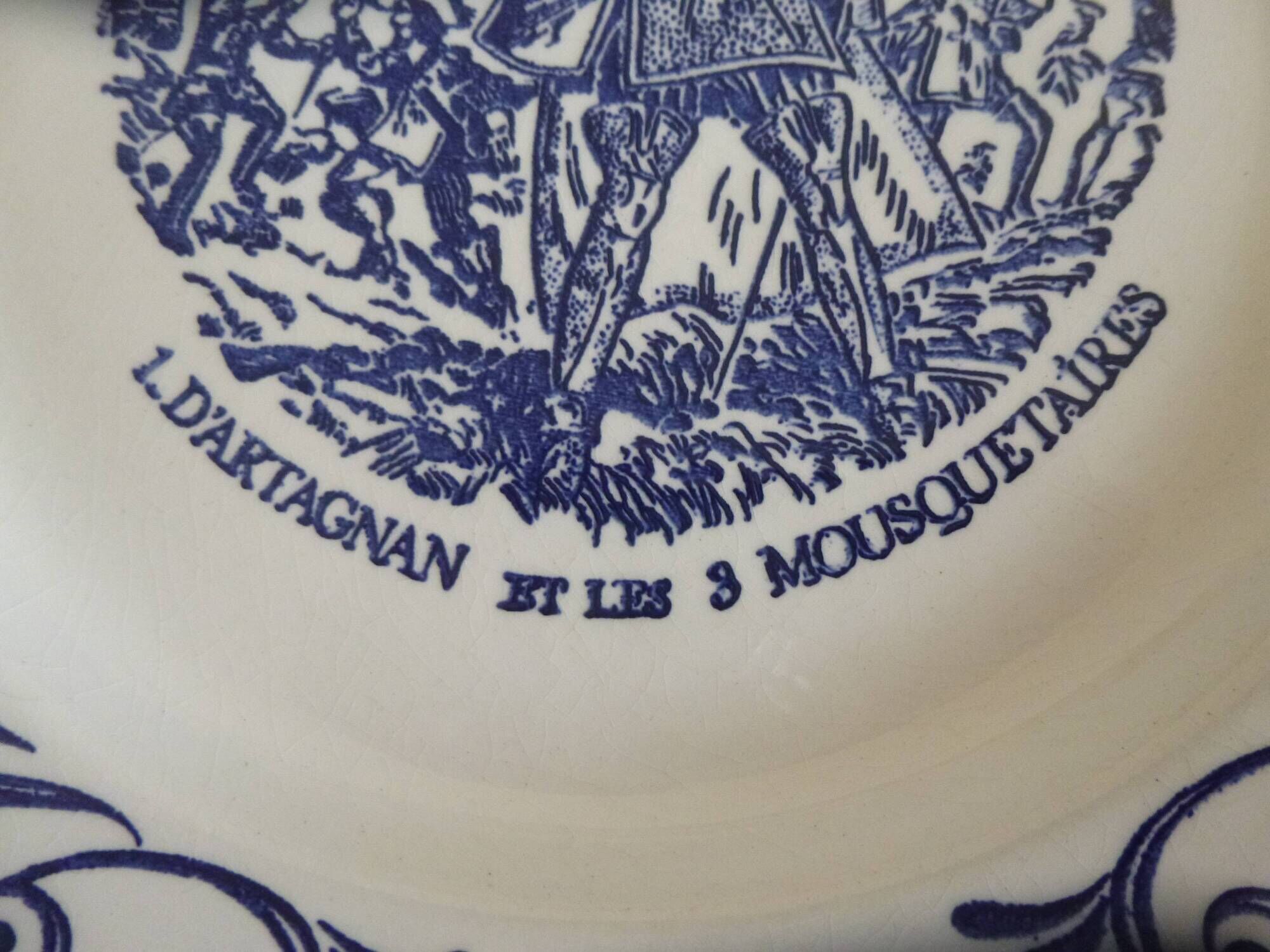 4 assiettes publicitaires Yoplait- Les 3 mousquetaires