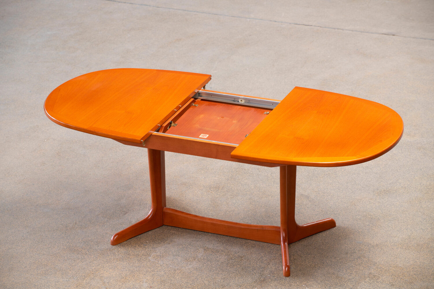 Scandinavian extension table by G-Plan 1960