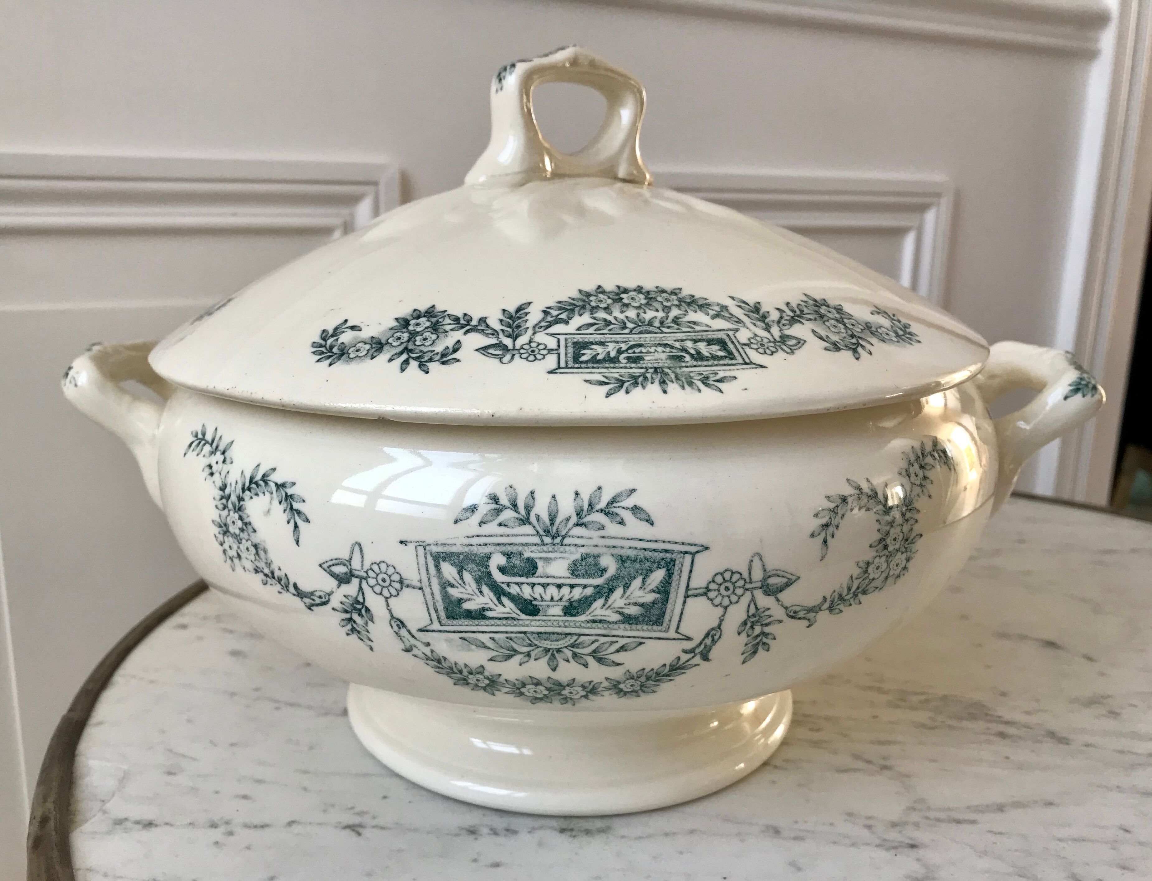 Soup pot Terre de Fer Longchamp model "Lutèce" late nineteenth