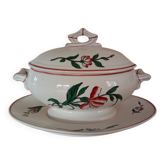 Covered sauce boat on Sarreguemines frame