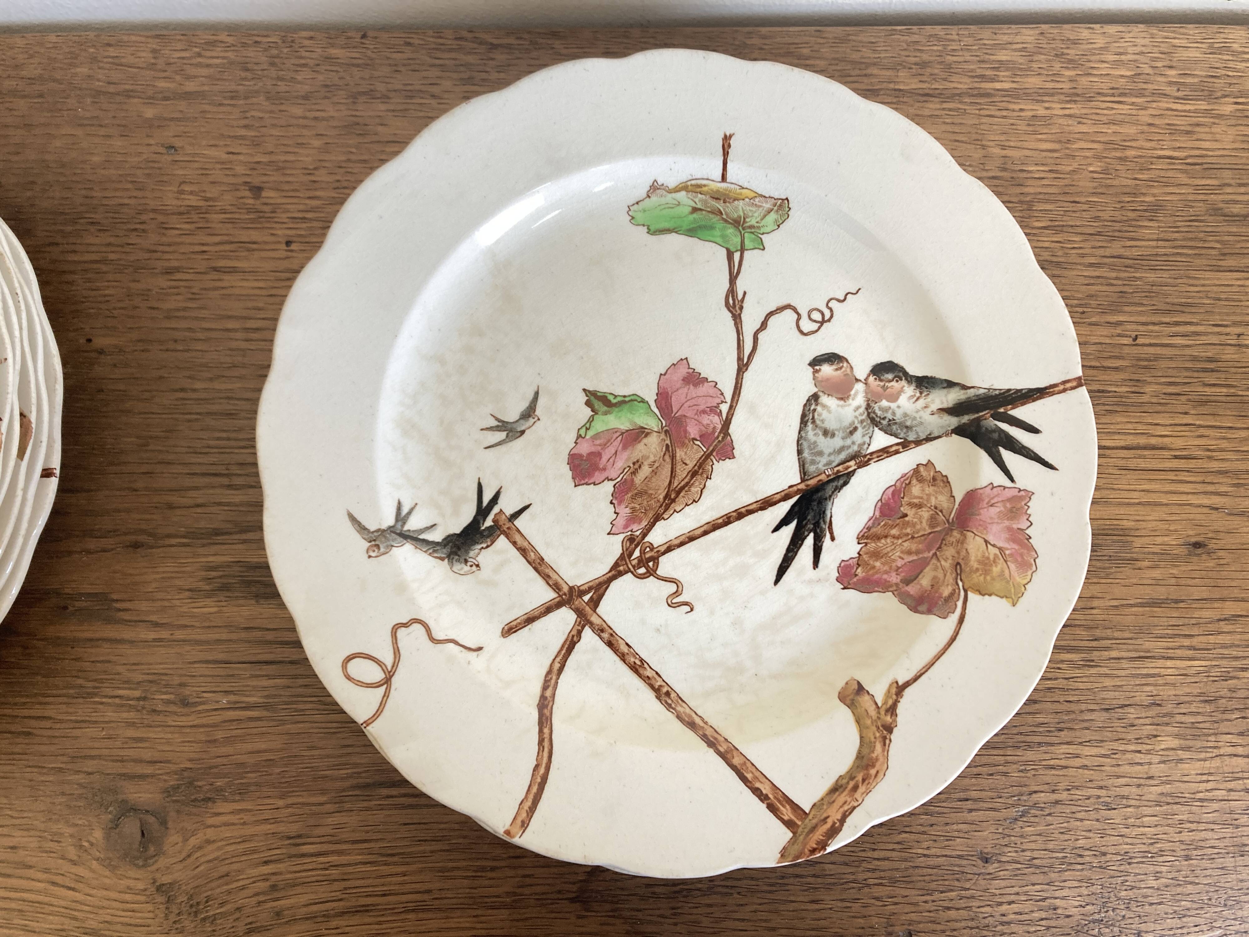 set de 12 assiettes polychrome 1850 ondulées Brownfield England oiseaux