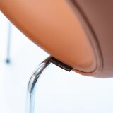 A set of 6 Seven chairs, model 3107, designed by Arne Jacobsen and manufactured by Fritz Hansen.