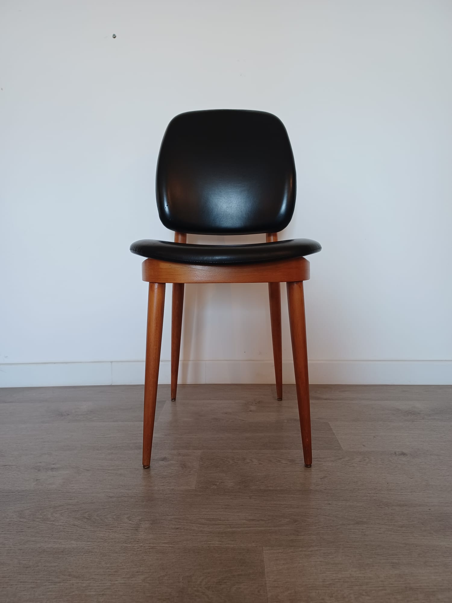 6 chaises modèle Pégase pour Baumann