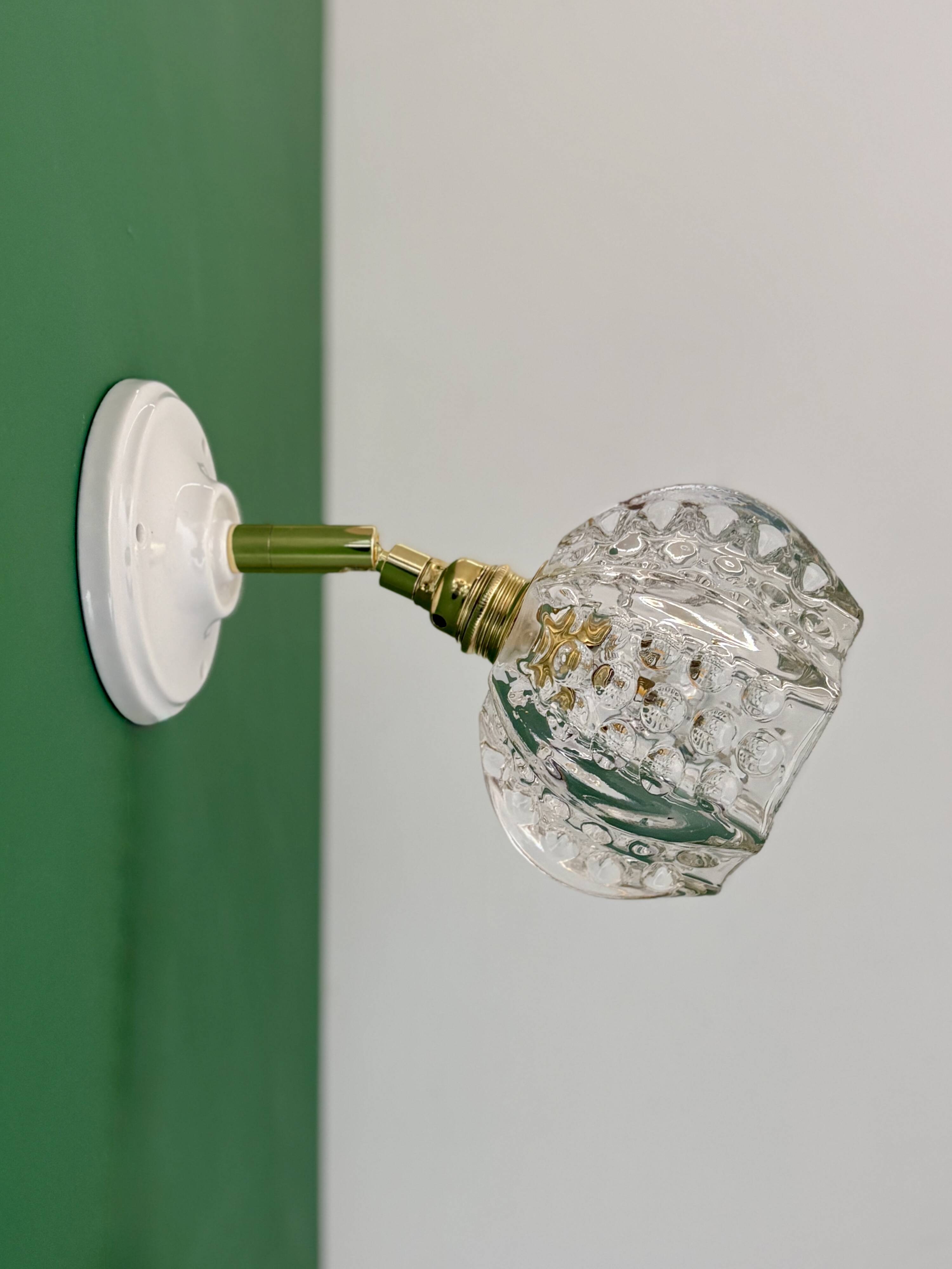 Applique tulipe vintage en verre moulé