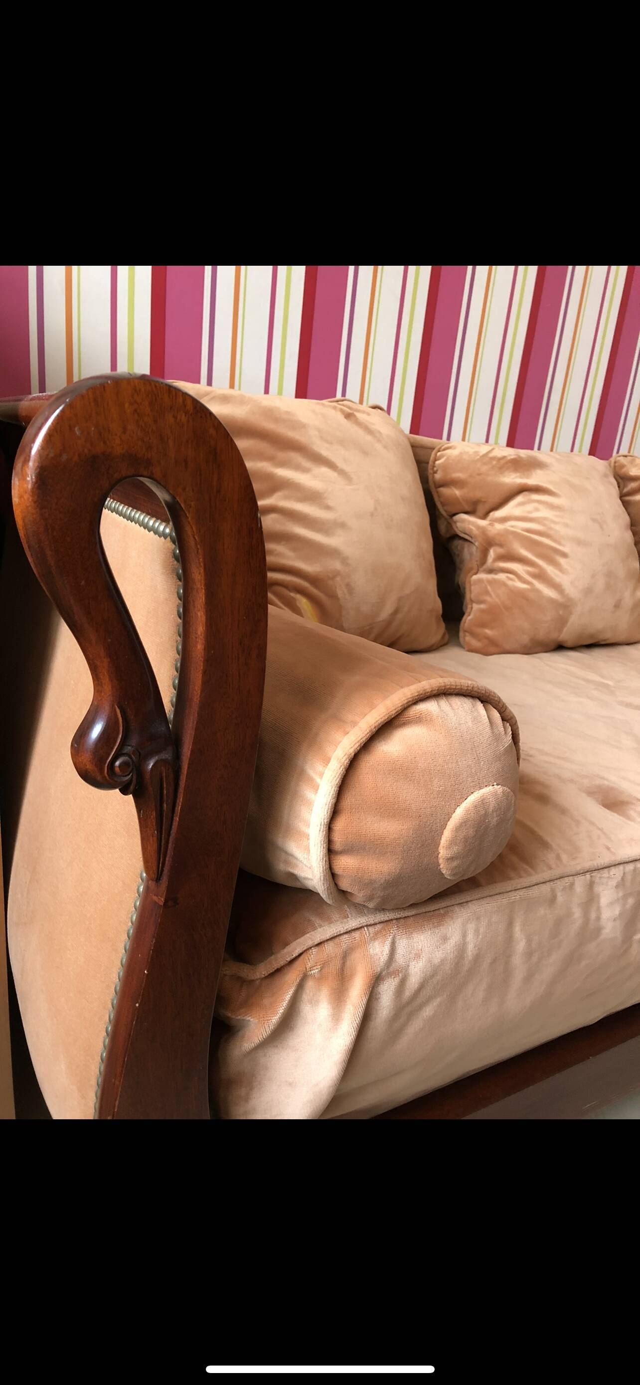 Empire-style swan neck bed