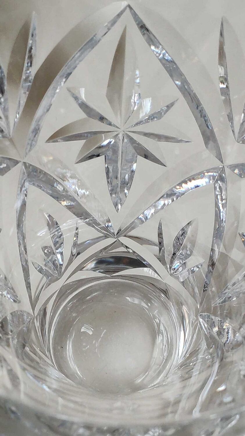 Crystal vase signed Sèvres France, star motifs, crosses, hardwoods