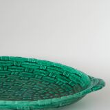 Grand plat en barbotine modèle bambou tressé vert, 1970