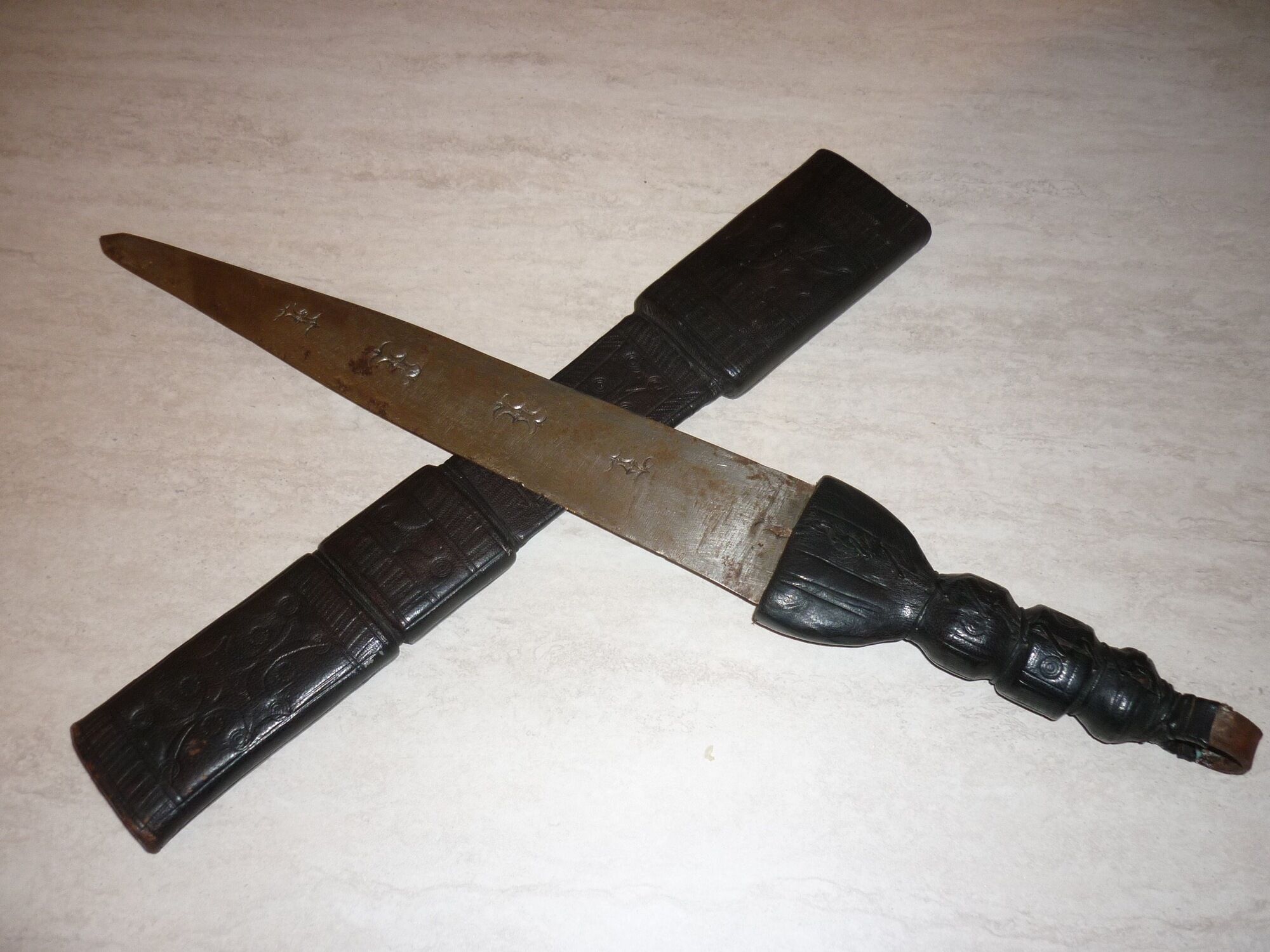 Tuareg knife with wooden case covered with leather 56 cm
