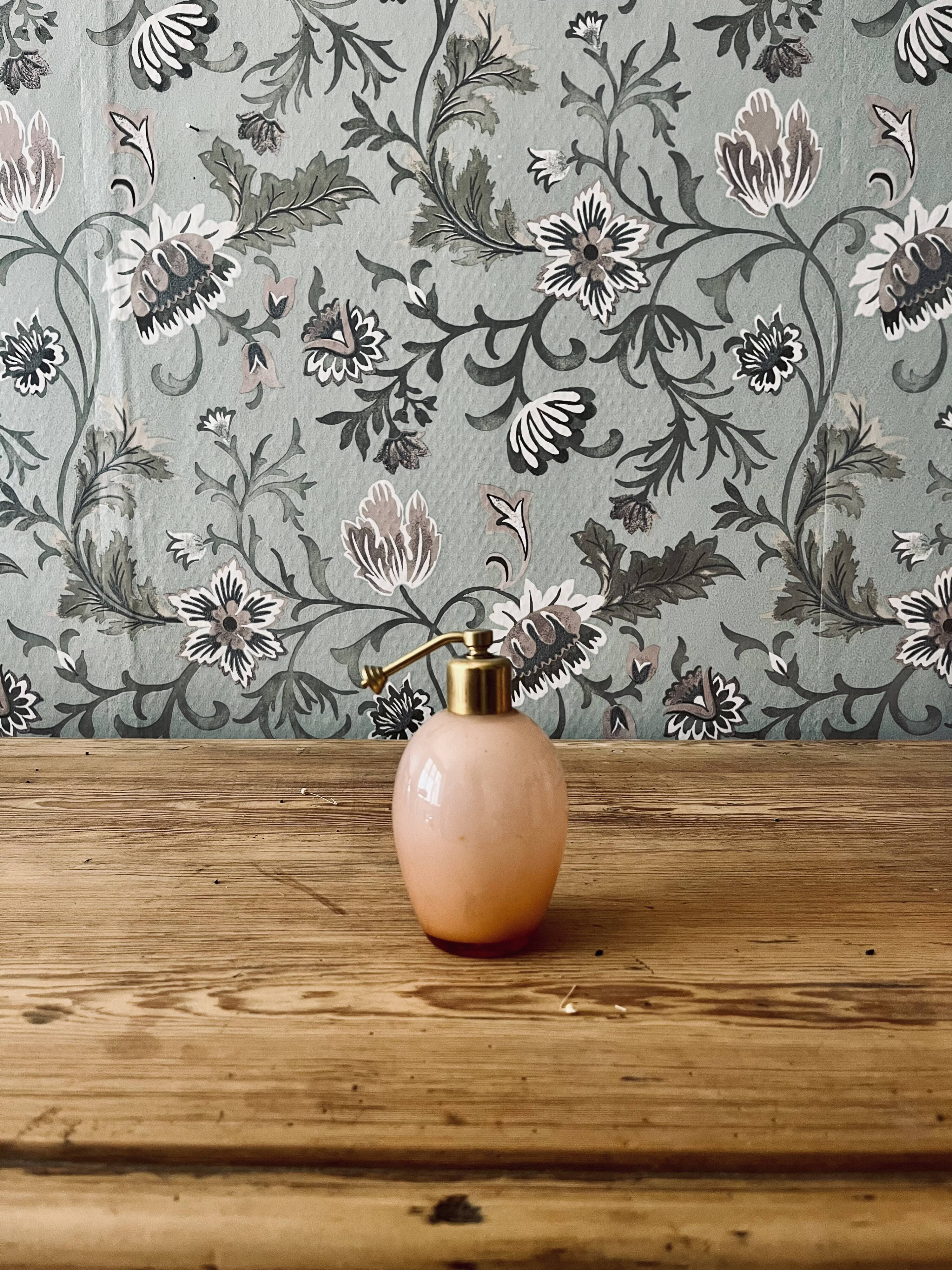 Old opaline toiletries