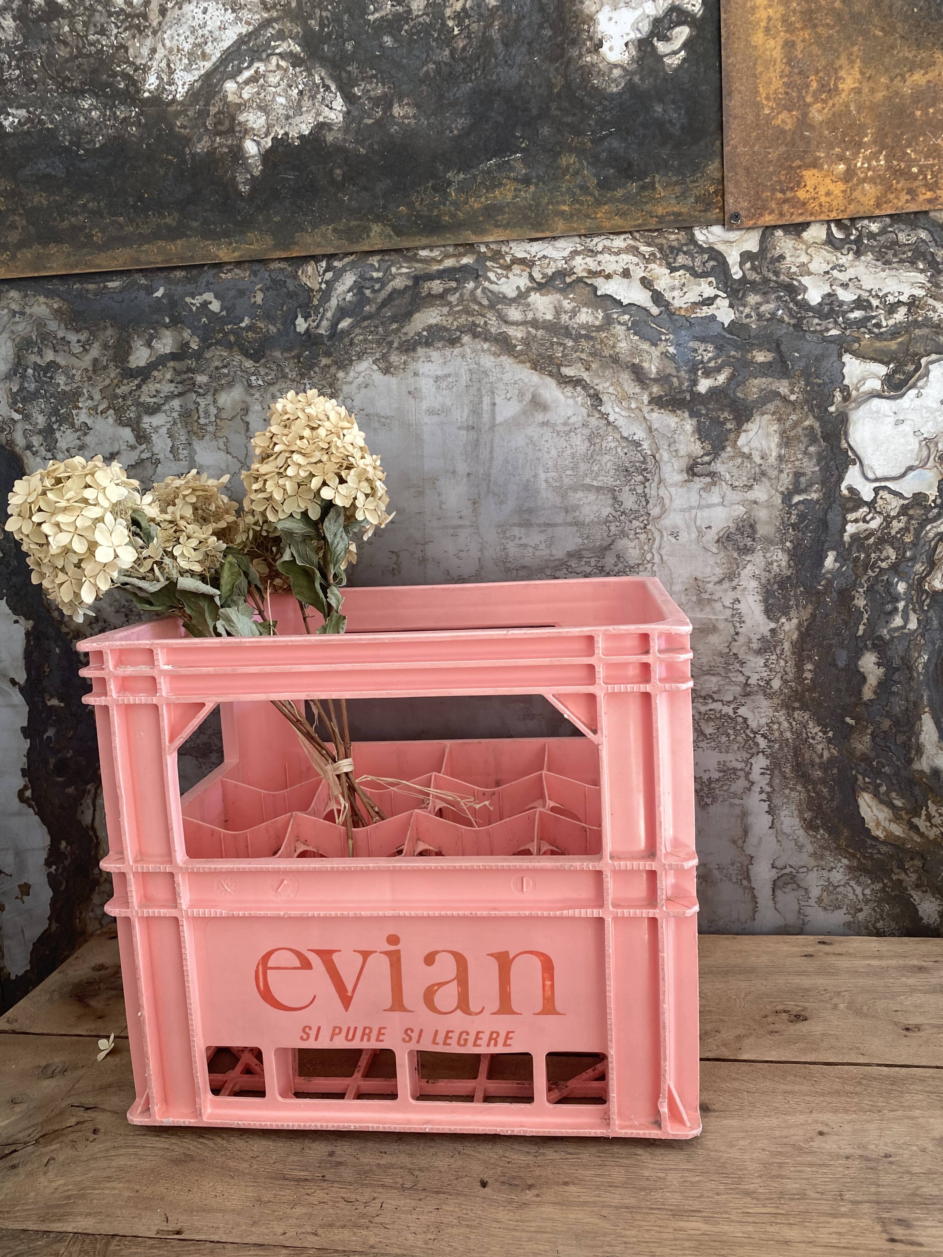 Caisse bouteilles evian