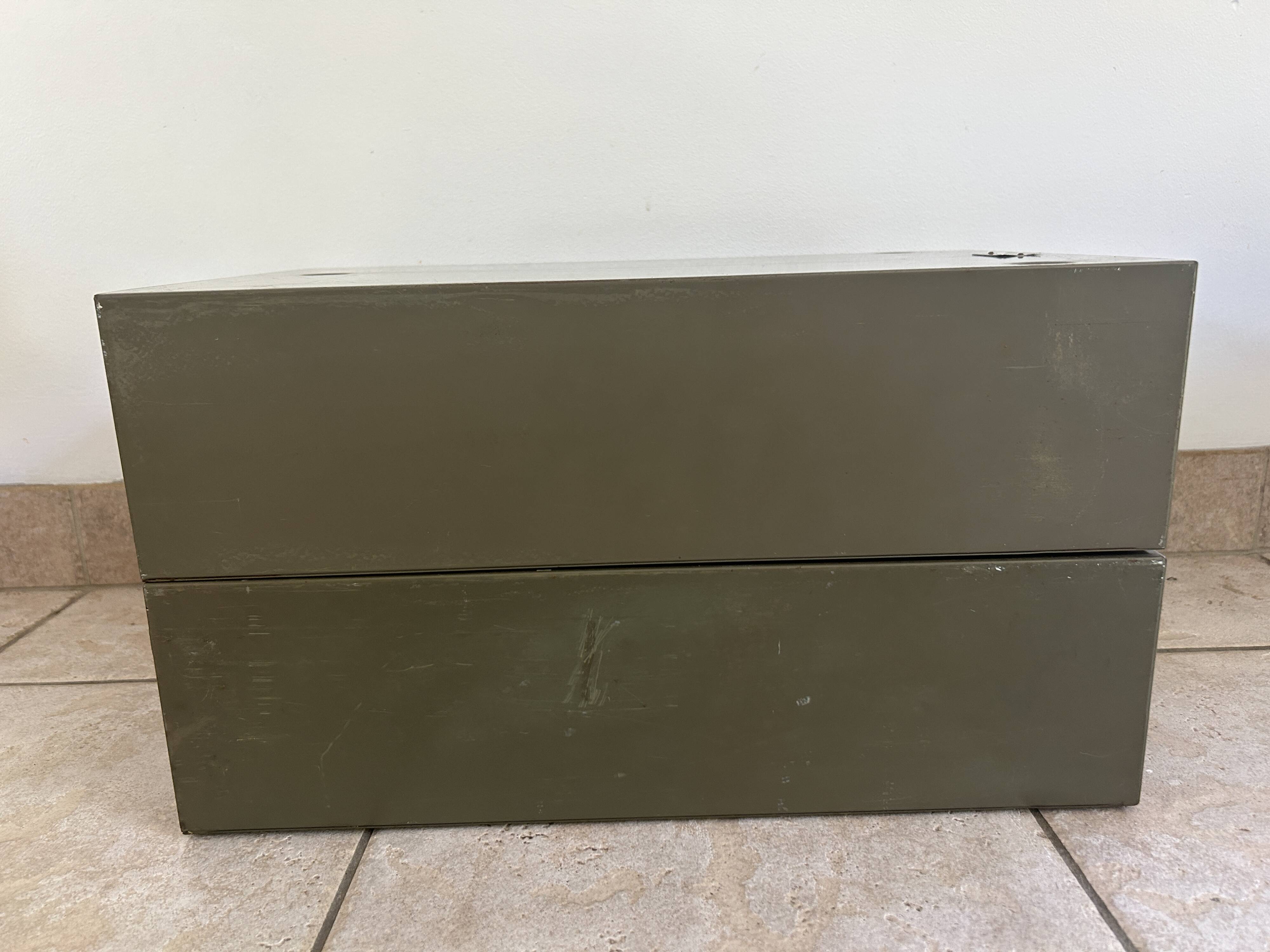 2 INDUSTRIAL lockers from the ACIOR brand