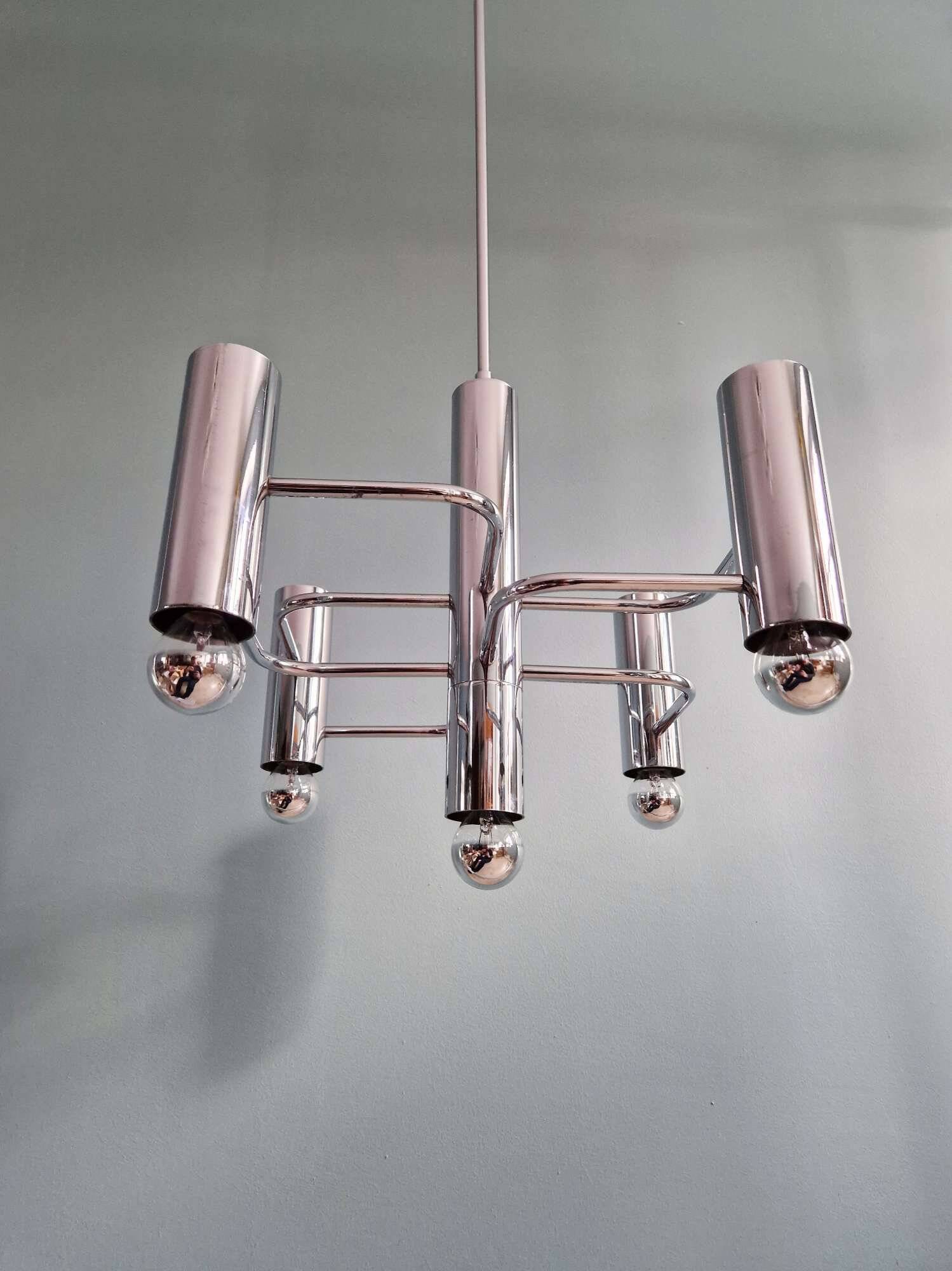 Geometric chandelier in chrome metal, design by Gaetano Sciolari, 1970.