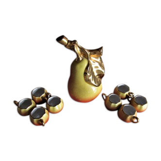 8 tasses et une bouteille en forme de poire 1960