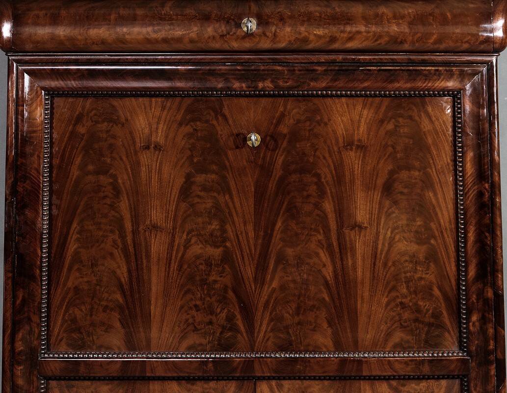 Small Secretary in Burl Mahogany Veneer, Restoration Period – Early 19th Century