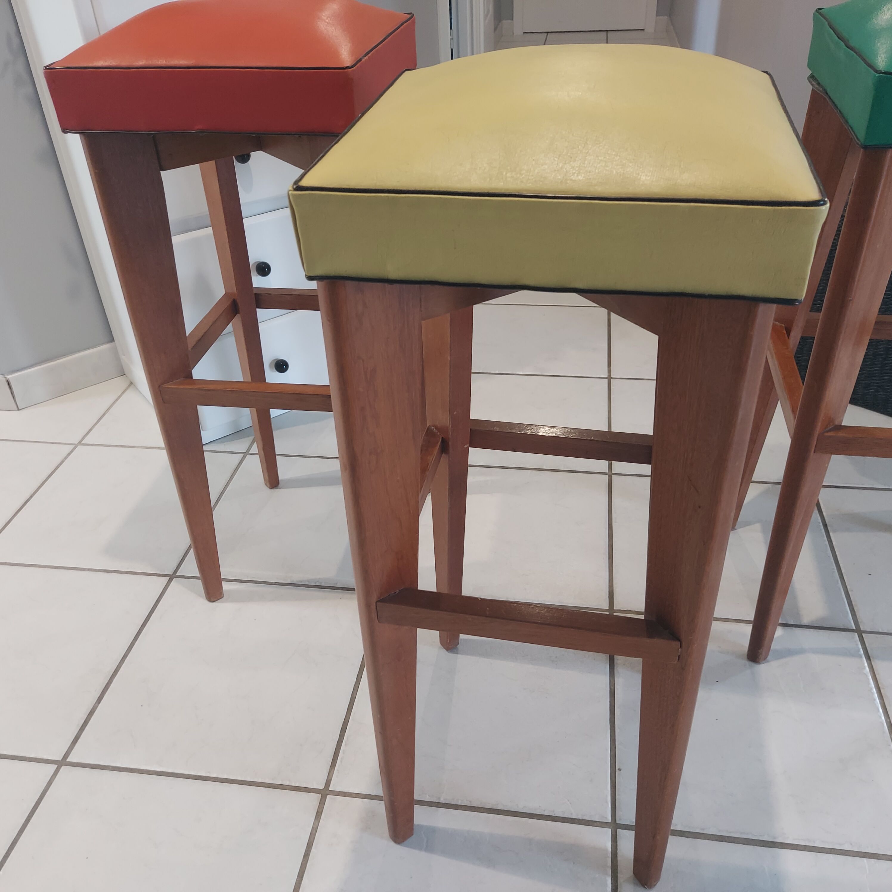 Suite of 3 bar stools Vintage Bistrot 1960s