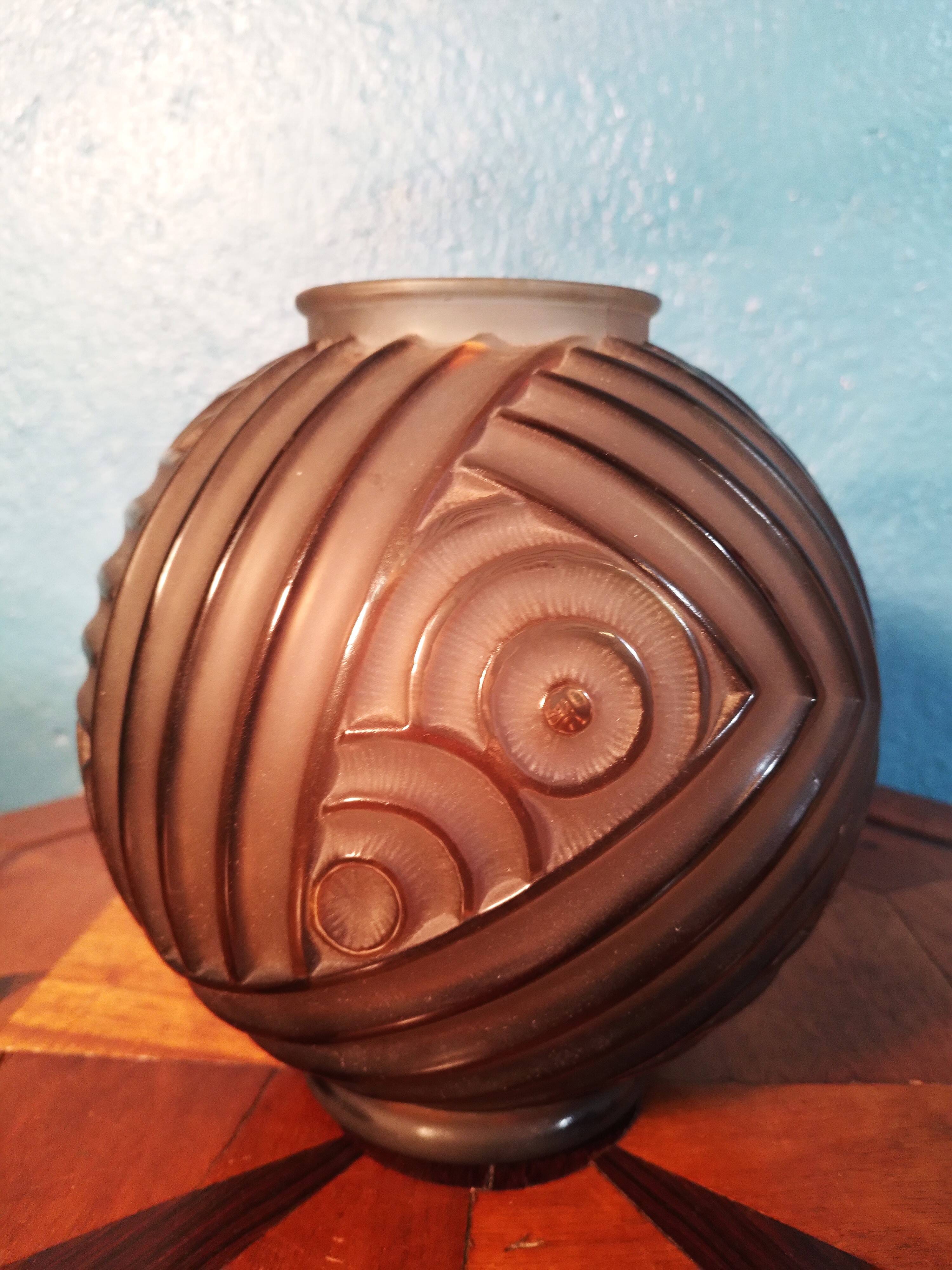 Avesn vase 1930s