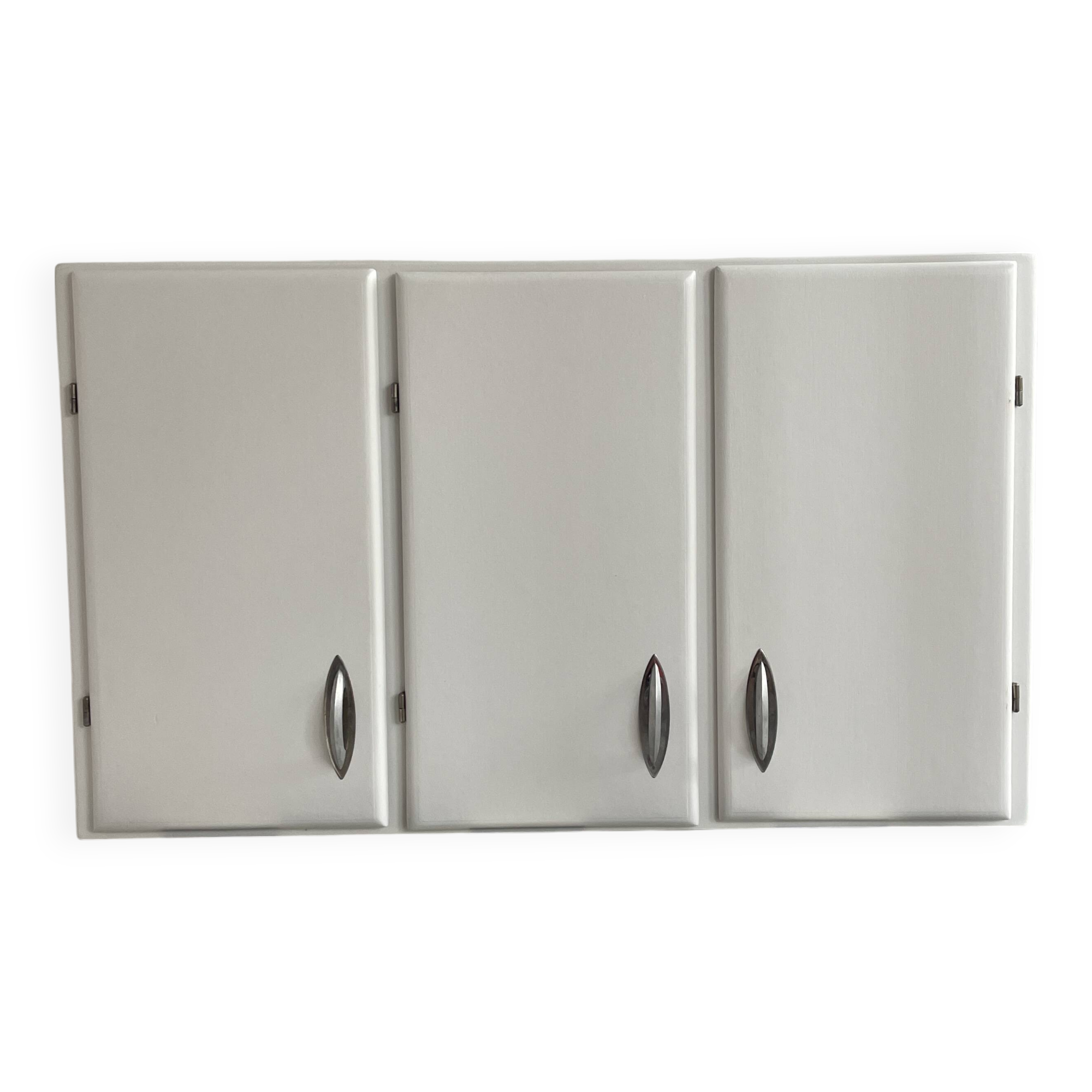 Mado style storage unit