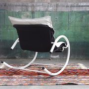 Rocking chair Memphis Ellipse leather Les Amisco with its cushion