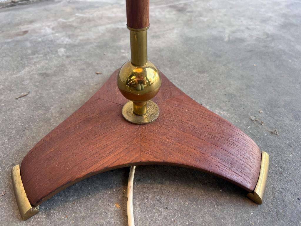 Vintage stand lamp / floor lamp with teak base