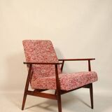 Fauteuil scandinave et repose-pieds couleur homard rouge design by H. Lis