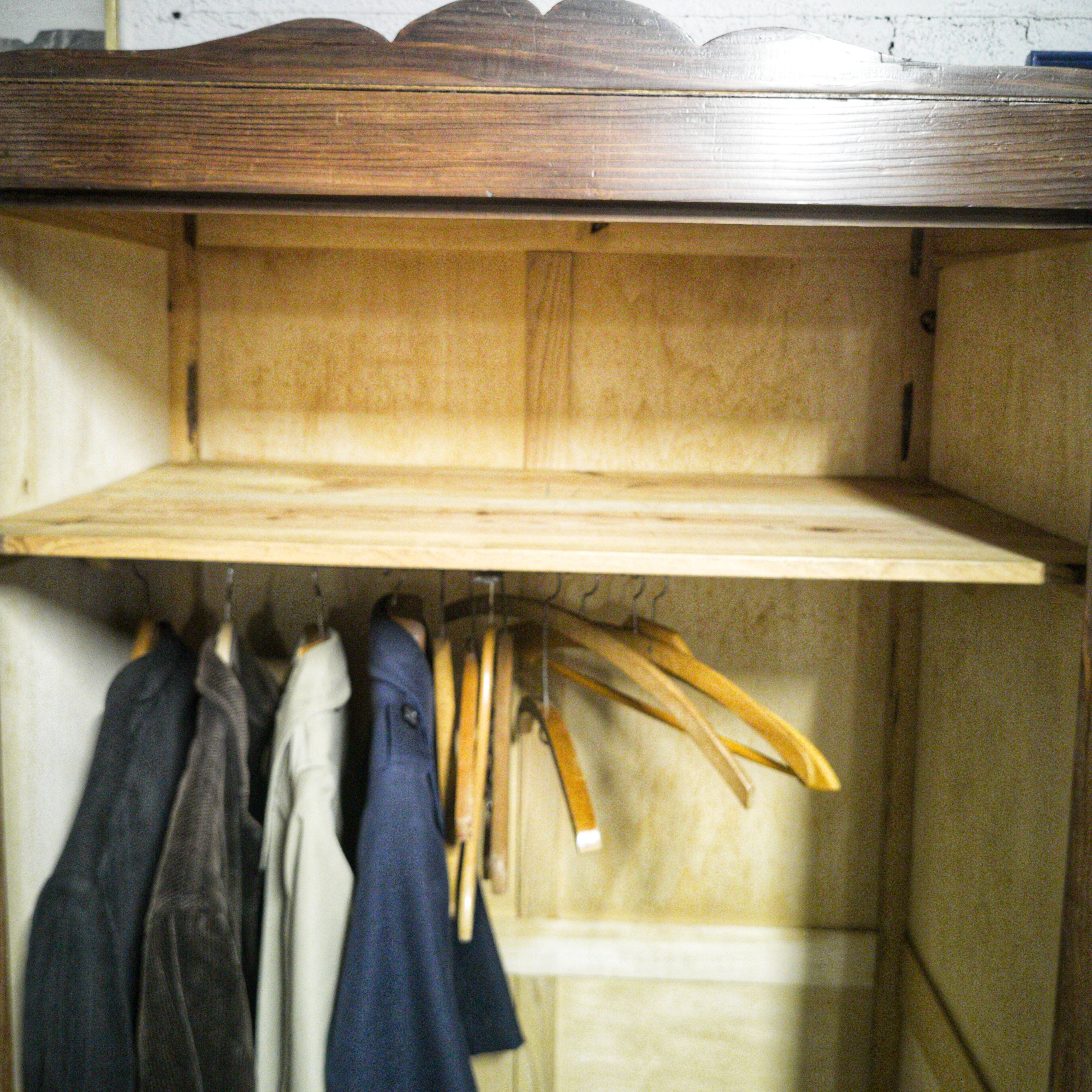 Armoire parisienne