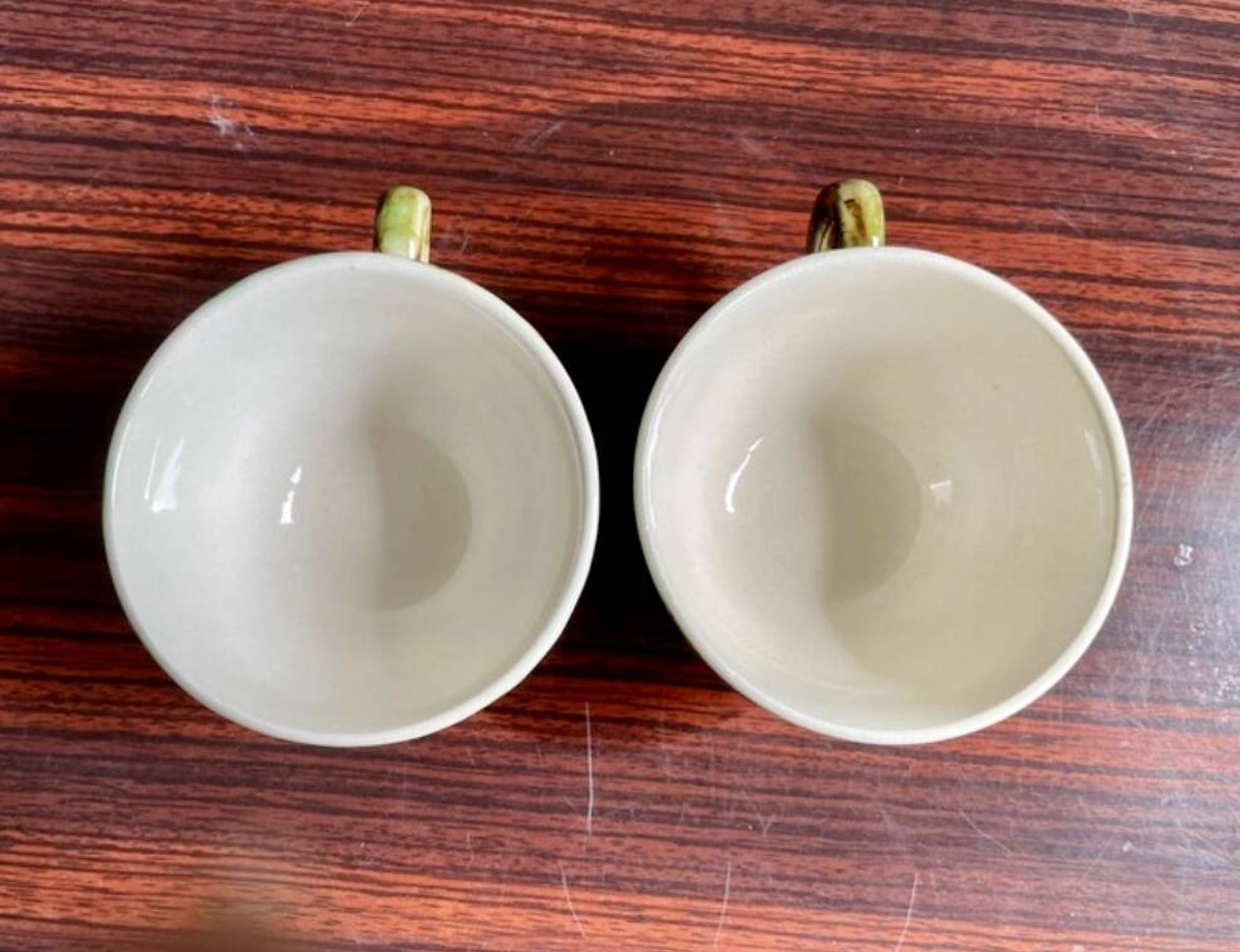 Lot 2 tasses et sous tasses vintage à décor coquillages