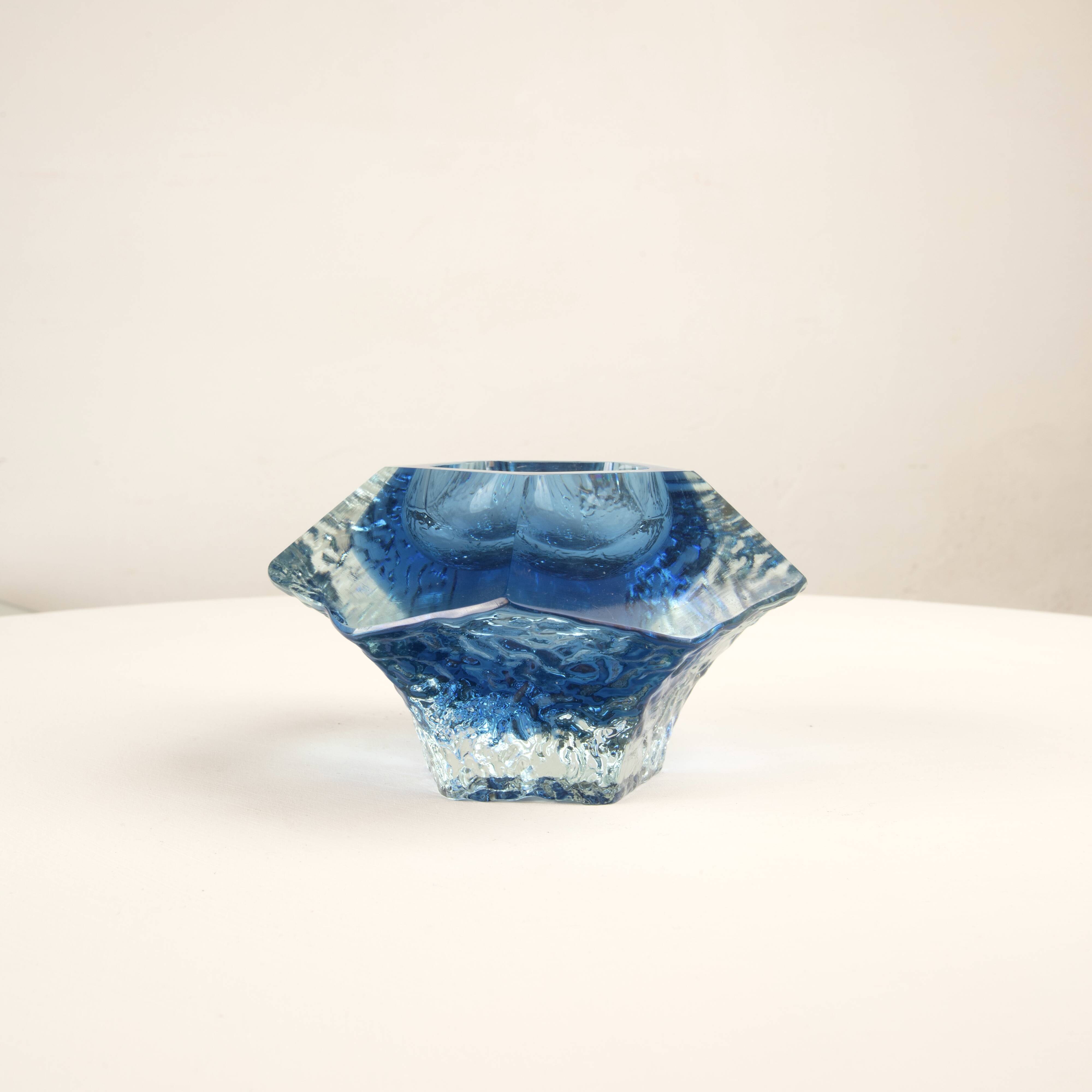 Sculptural submerged glass ashtray by Gianfranco Mandruzzato Murano