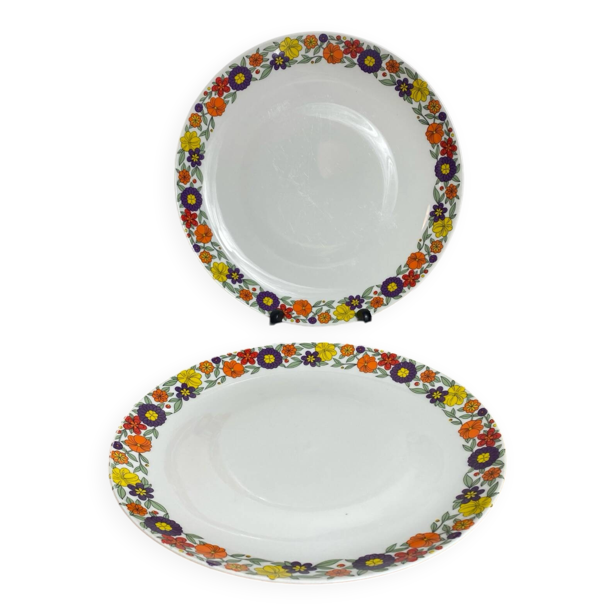 Two large round Bavaria porcelain dishes