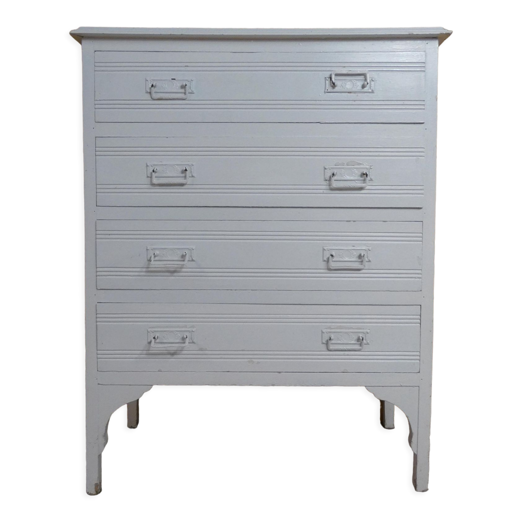 Wooden chest of drawers