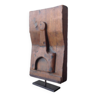 1930s abstract vertical wooden sculpture
