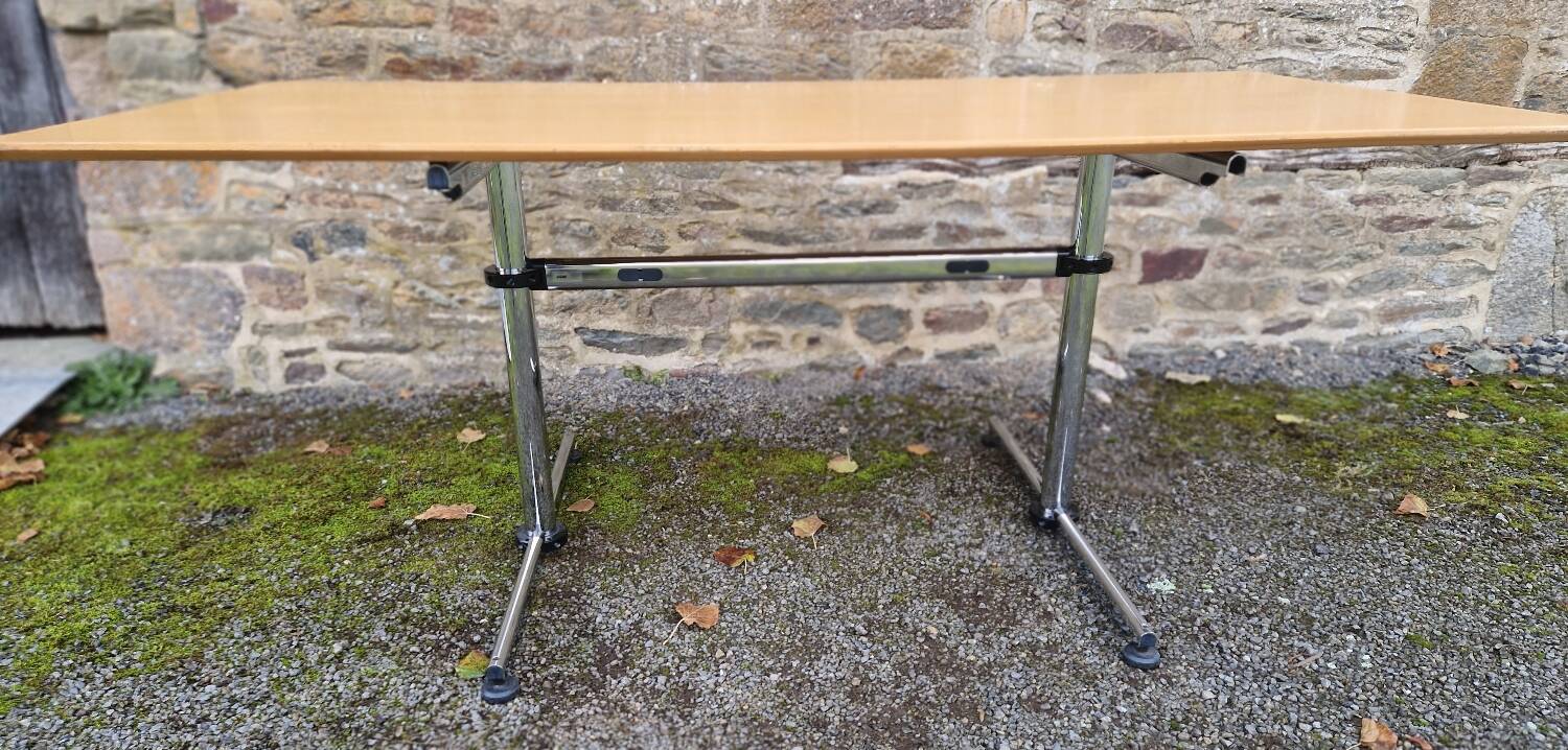 USM Kitos design table