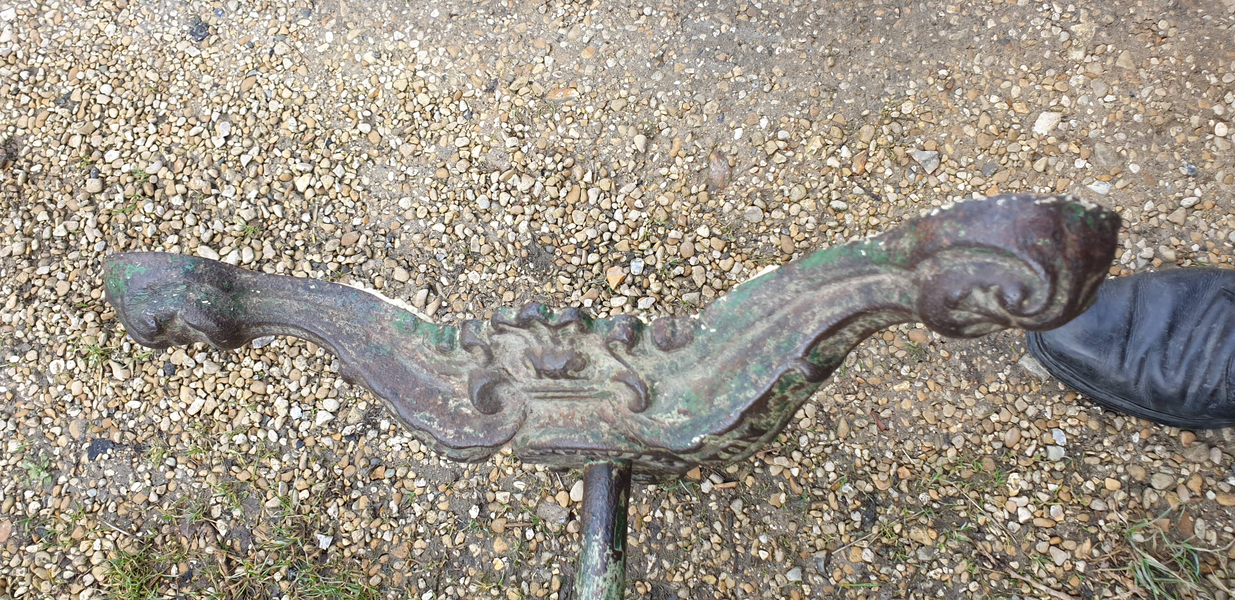 Pedestal bistro table