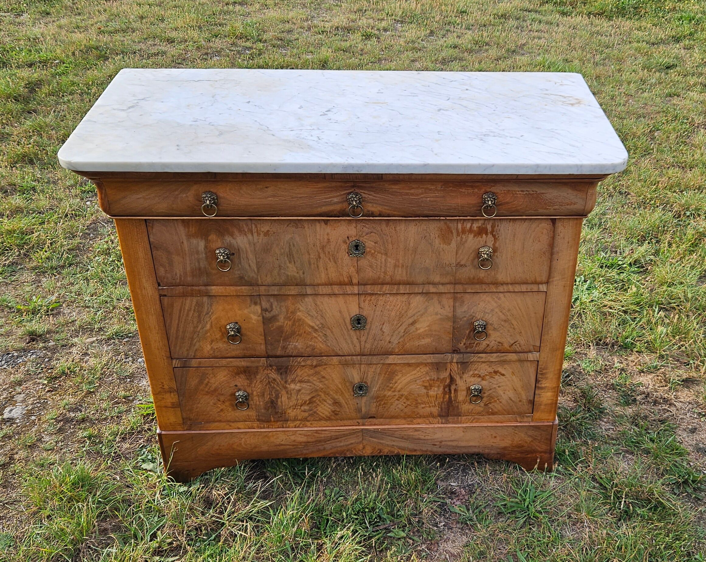 5-drawer chest of drawers with white marble top