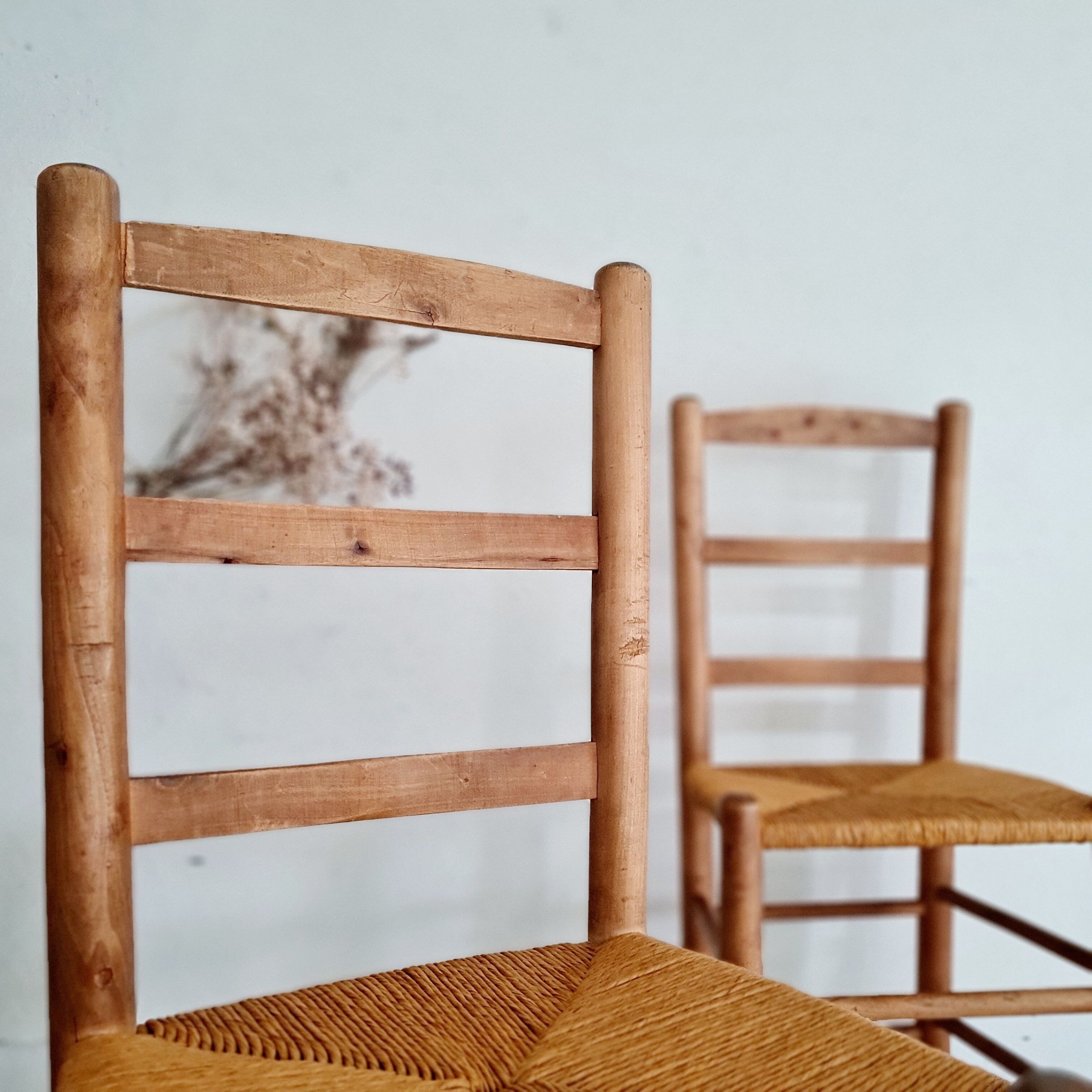 Paire de chaises en bois et paille