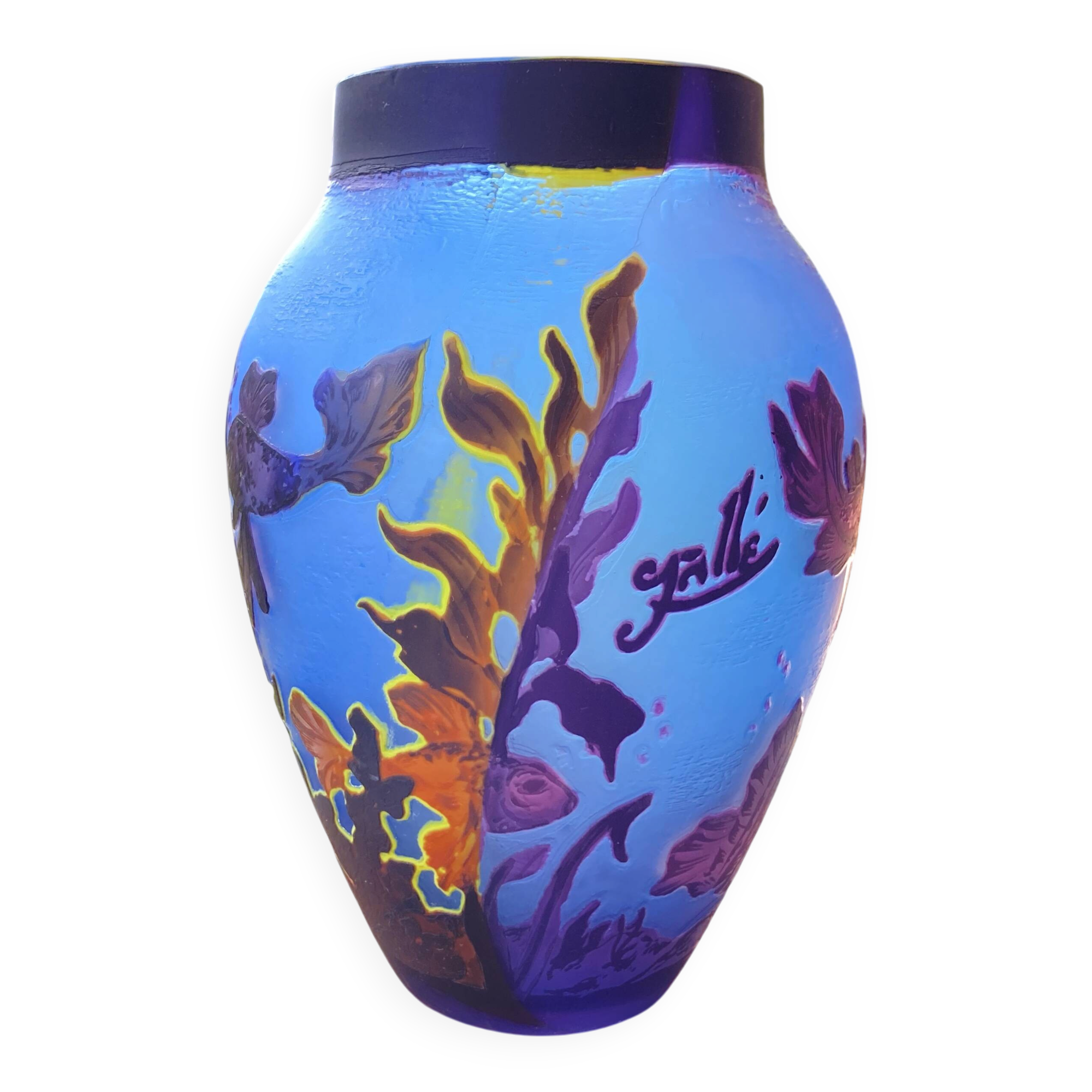 vase gallé aux motifs marins