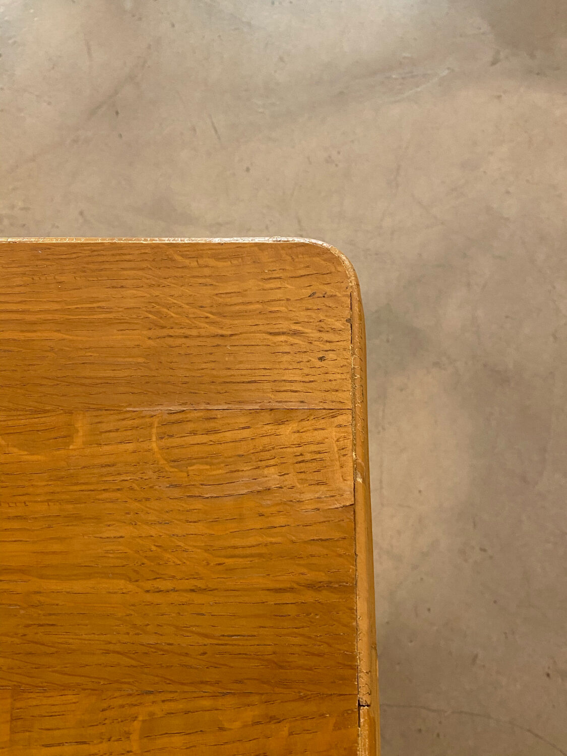 Rattan magazine holder table