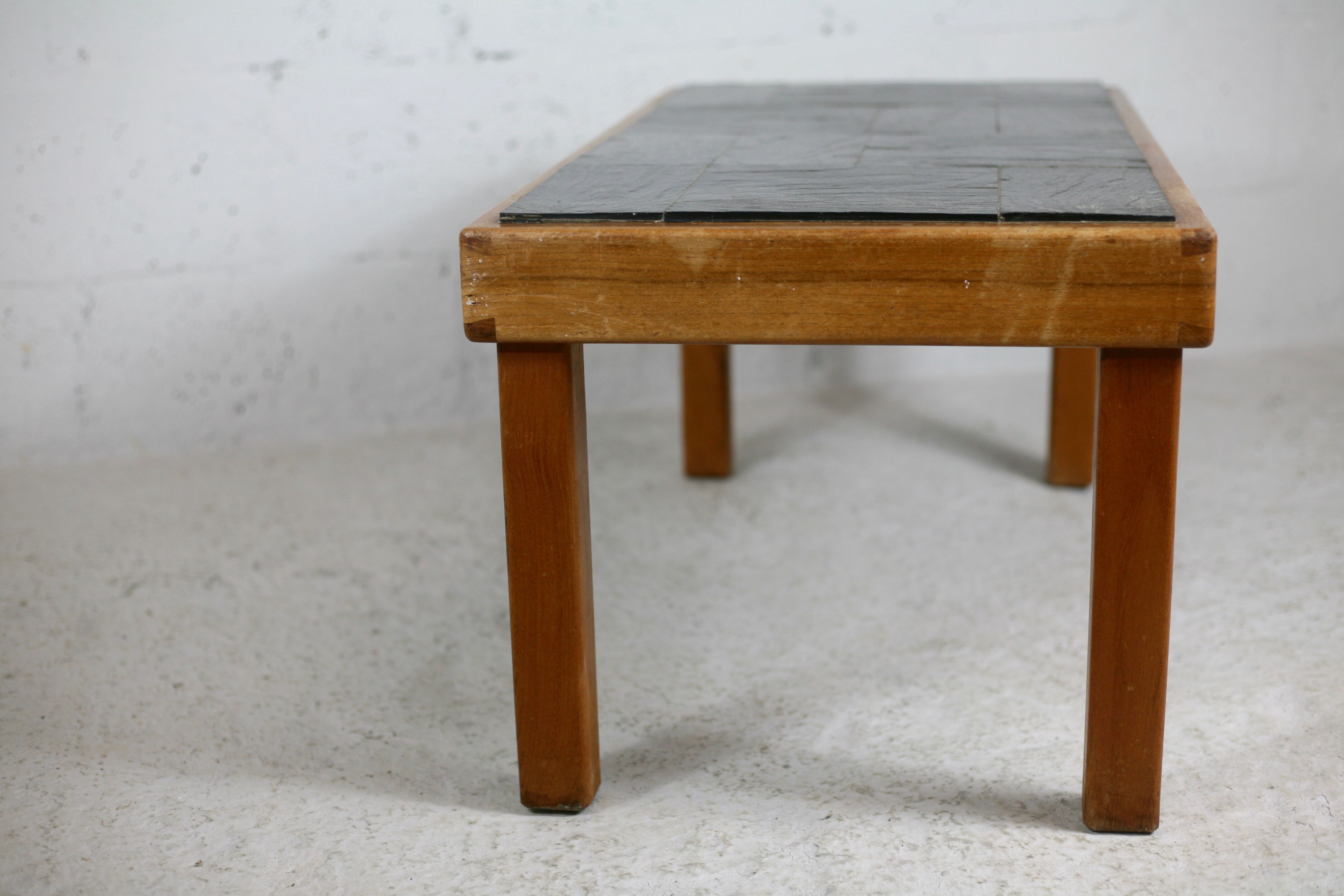 Ensemble de 4 chaises et table basse Maison Regain, France, circa 1970