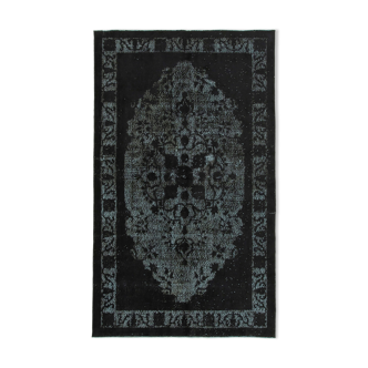 Tapis noir oriental contemporain des années 1970 160 cm x 272 cm fait à la main