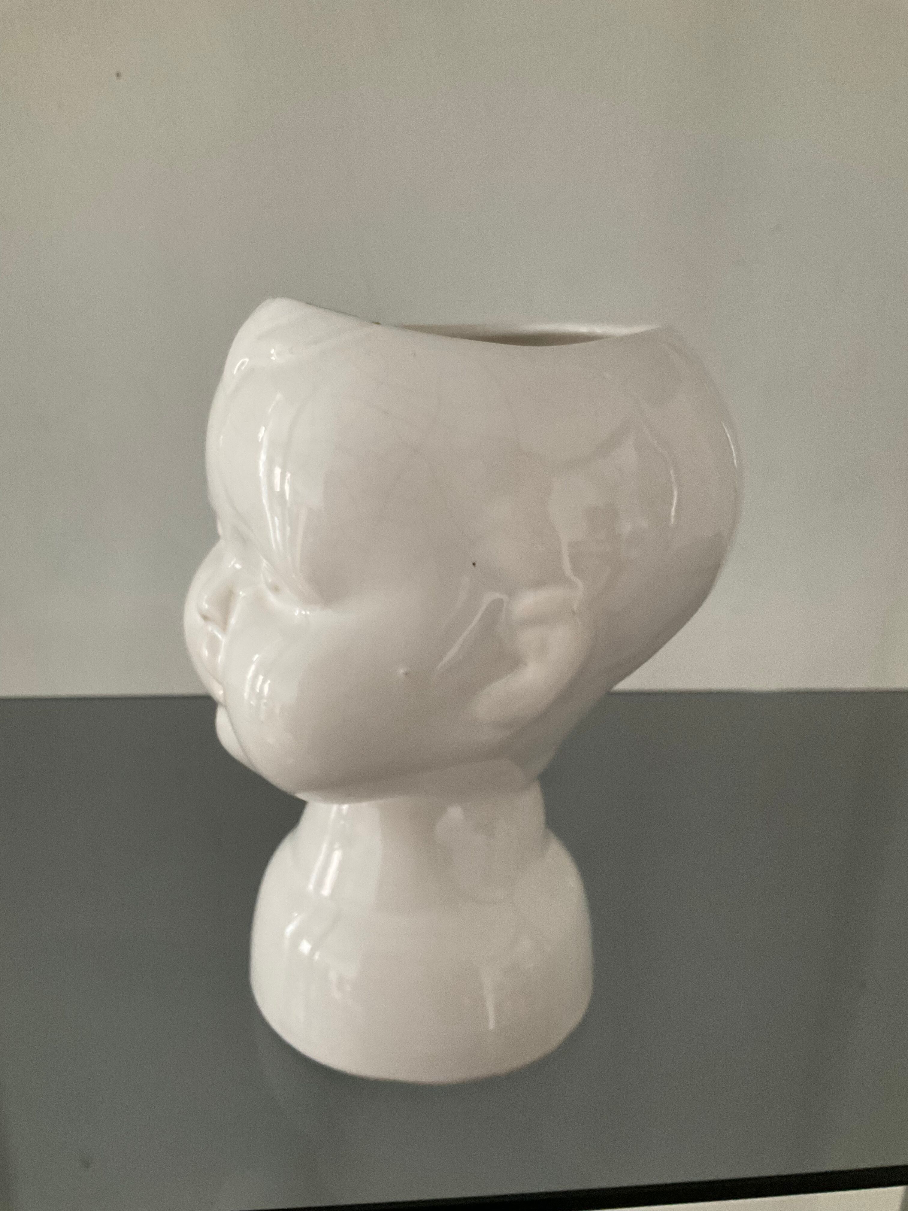 Vintage Cherubin porcelain vase