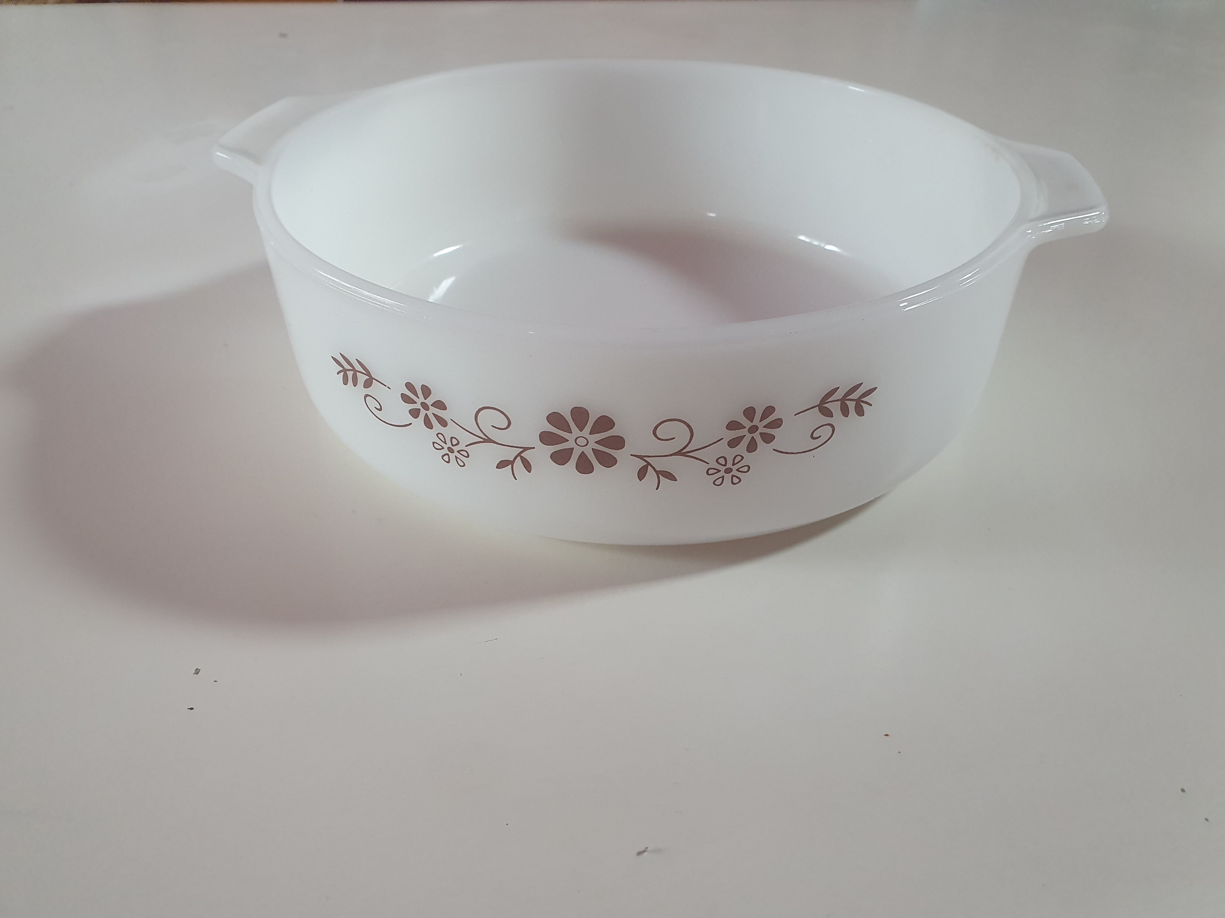 Vintage dish dynaware pyrorey white bramble with brown flowers on one side