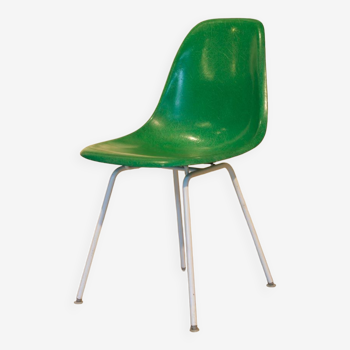 DSX-H green base chair by Charles and Ray Eames Herman Miller, 1960'