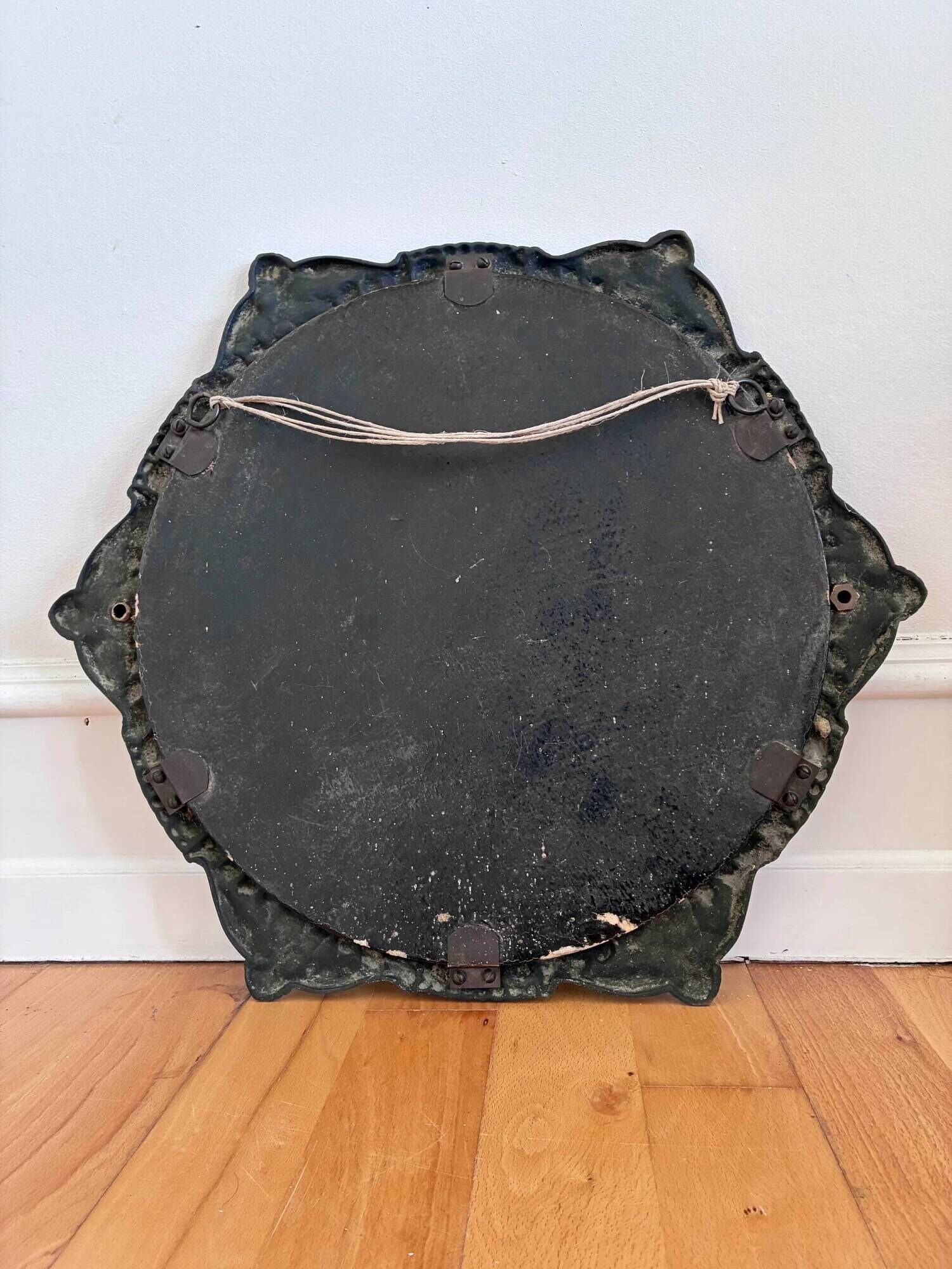 Vintage Italian Baroque Revival round wall mirror