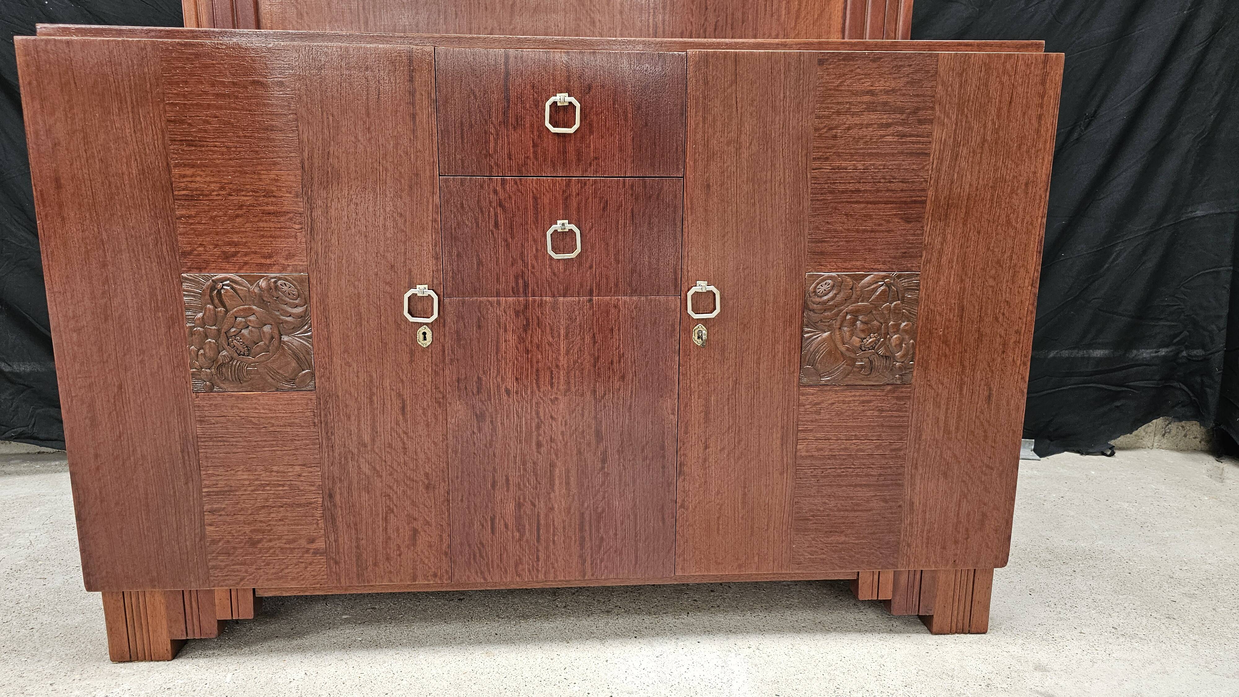 Art Deco buffet by Saddier & Fils in solid rosewood and veneer.
