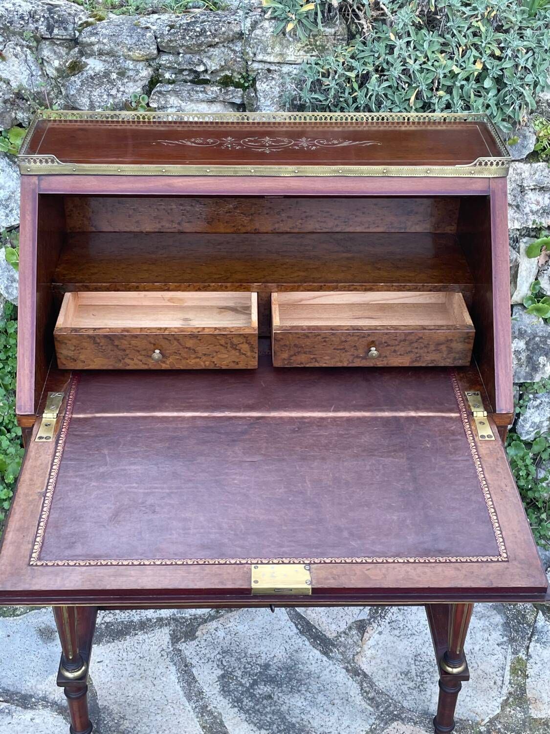 Small lady's secretary in mahogany and gilded brass from the Napoleon III period.